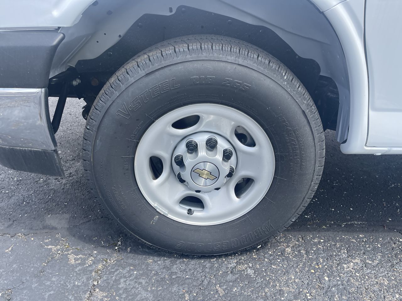 2025 Chevrolet Express Cargo 3500 WT