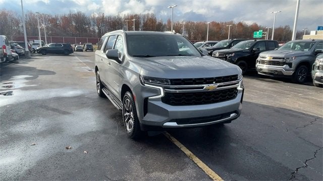 2023 Chevrolet Suburban LS