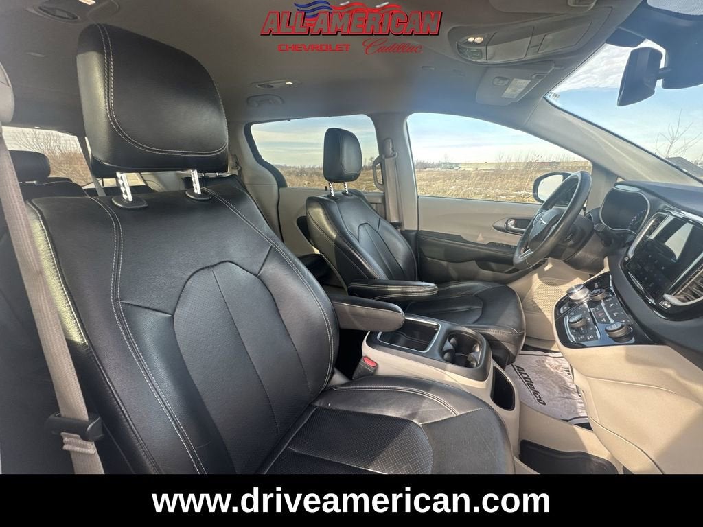 2022 Chrysler Pacifica Touring L