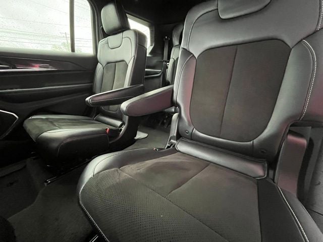 2022 Jeep Grand Cherokee L Altitude 4x4