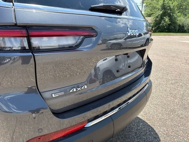2023 Jeep Grand Cherokee L Laredo 4x4