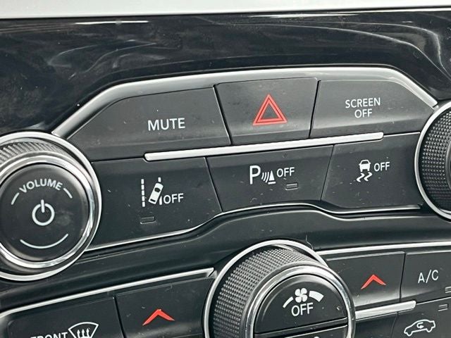 2023 Chrysler 300 Touring-L AWD