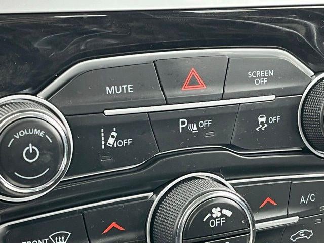 2023 Chrysler 300 Touring-L AWD