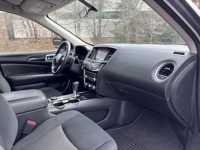 2019 Nissan Pathfinder SV