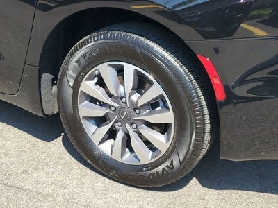 2025 Chrysler Pacifica Hybrid Select