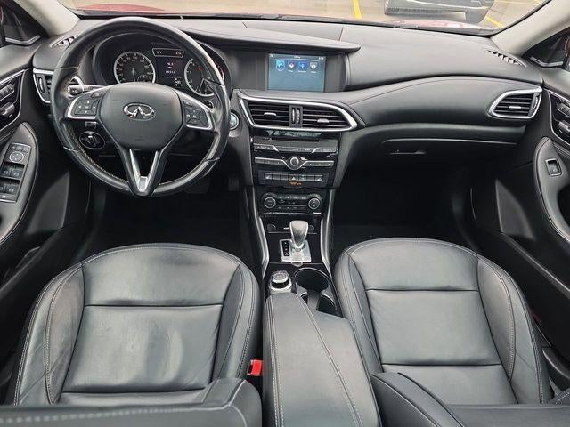 2017 INFINITI QX30 Premium