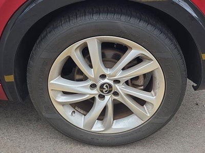 2017 INFINITI QX30 Premium