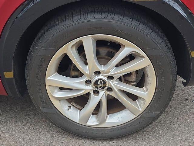 2017 INFINITI QX30 Premium