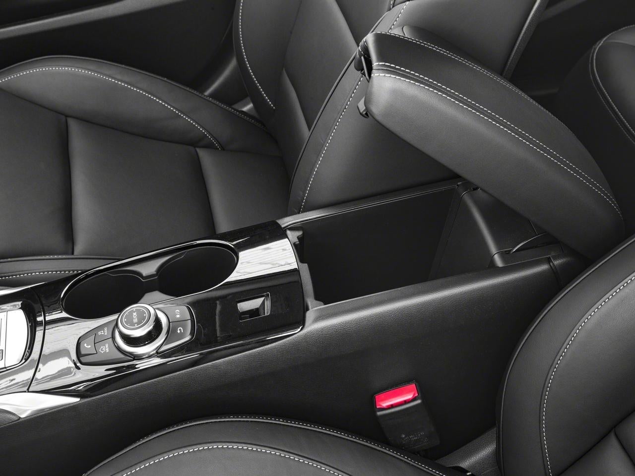 2017 INFINITI QX30 Premium