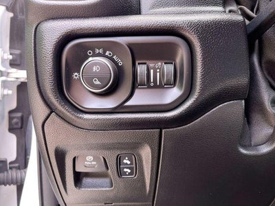 2019 RAM 1500 Big Horn/Lone Star Crew Cab 4x4 5'7" Box