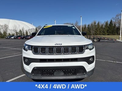 2023 Jeep Compass Latitude Lux FWD