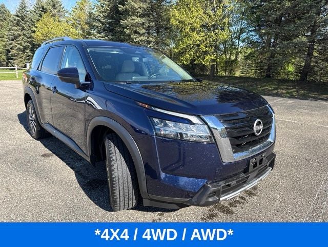 2023 Nissan Pathfinder SL 4WD
