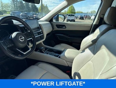 2023 Nissan Pathfinder SL 4WD