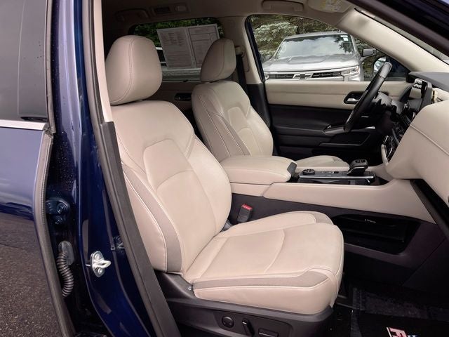 2023 Nissan Pathfinder SL 4WD