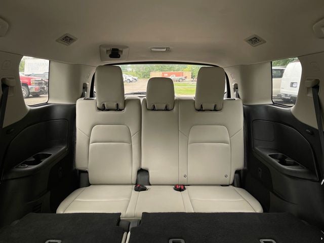 2023 Nissan Pathfinder SL 4WD