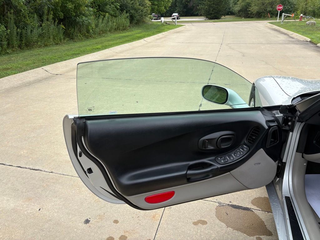 2001 Chevrolet Corvette Base