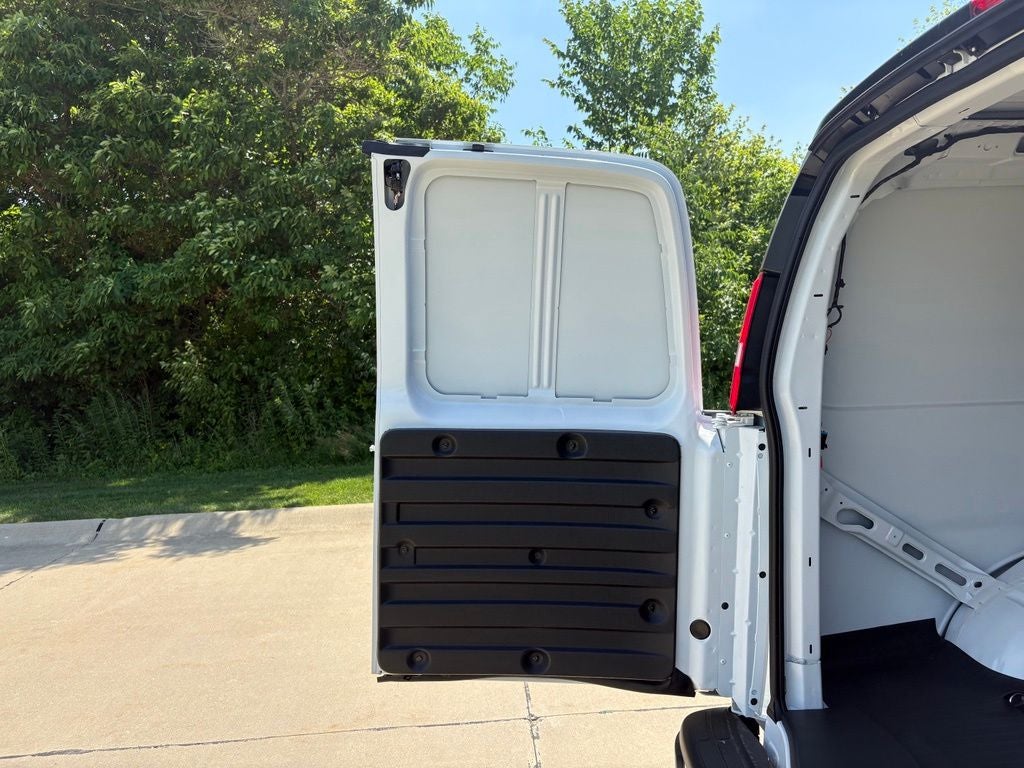 2026 Chevrolet Express 3500 Work Van Cargo