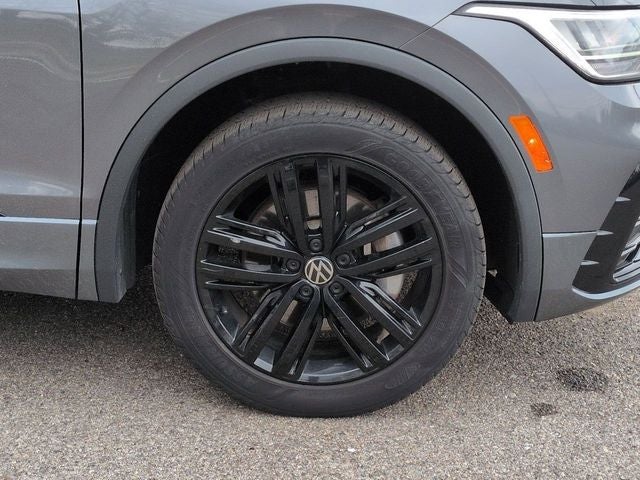 2022 Volkswagen Tiguan 2.0T SE R-Line Black