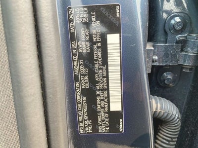 2024 Volvo S60 B5 Core Dark Theme