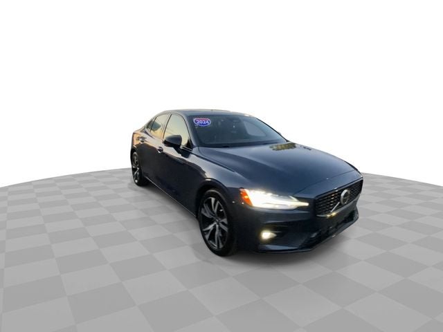 2024 Volvo S60 B5 Core Dark Theme