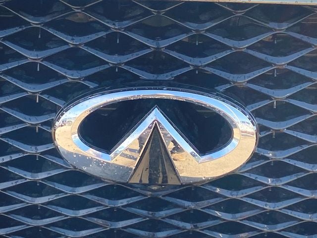 2022 INFINITI QX80 LUXE