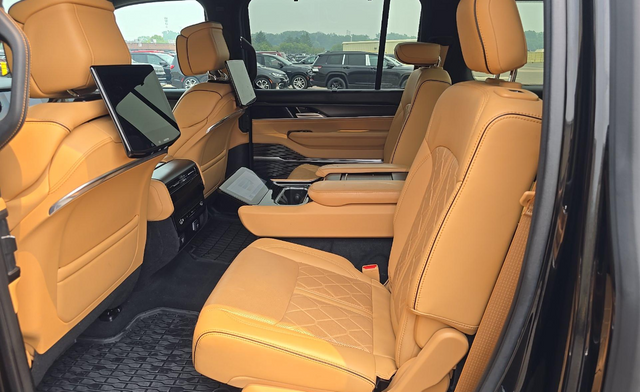 2025 Jeep Grand Wagoneer L Series III Obsidian 4x4