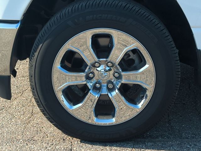 2020 RAM 1500 Big Horn Crew Cab 4x4 5'7' Box