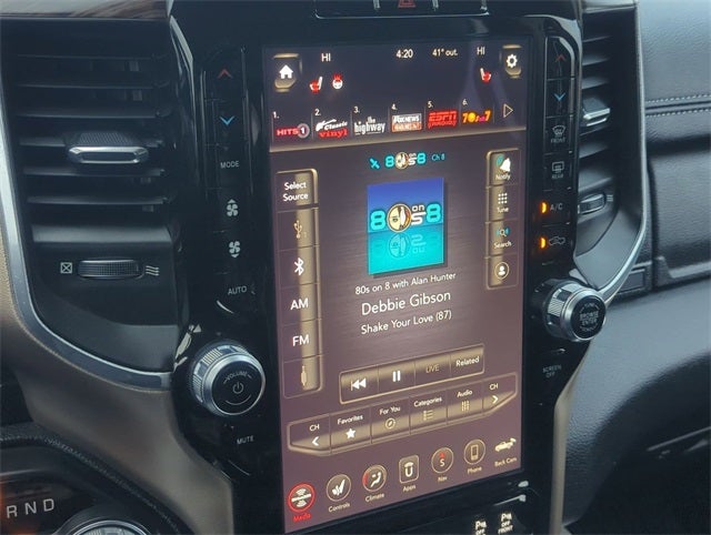 2019 RAM 1500 Laramie Crew Cab 4x4 5'7' Box