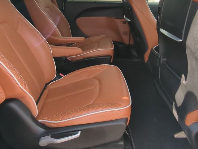 2024 Chrysler Pacifica Hybrid Pinnacle