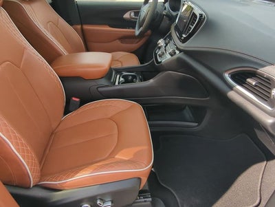 2024 Chrysler Pacifica Hybrid Pinnacle