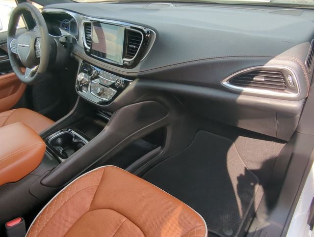 2024 Chrysler Pacifica Hybrid Pinnacle