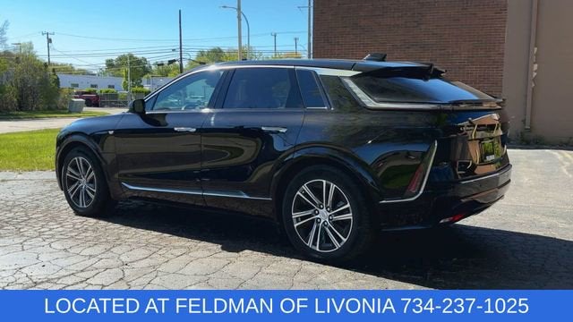 2024 Cadillac LYRIQ Luxury 2