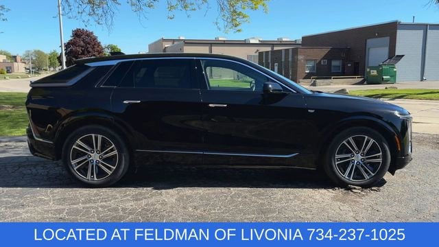 2024 Cadillac LYRIQ Luxury 2