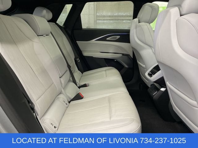 2024 Cadillac LYRIQ Luxury 2