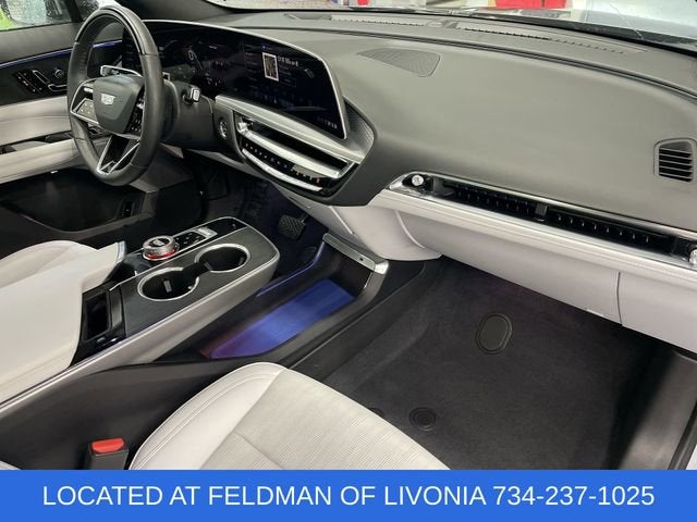 2024 Cadillac LYRIQ Luxury 2