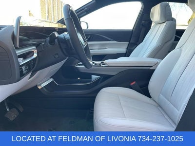 2024 Cadillac LYRIQ Luxury 2