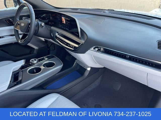 2024 Cadillac LYRIQ Luxury 2