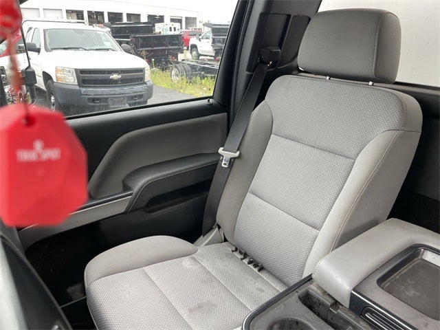 2019 Chevrolet Silverado 5500HD BOX TRUCK