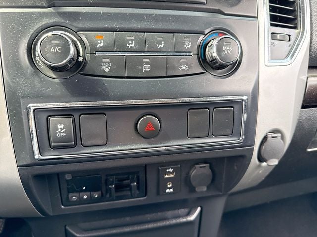 2017 Nissan Titan XD SV