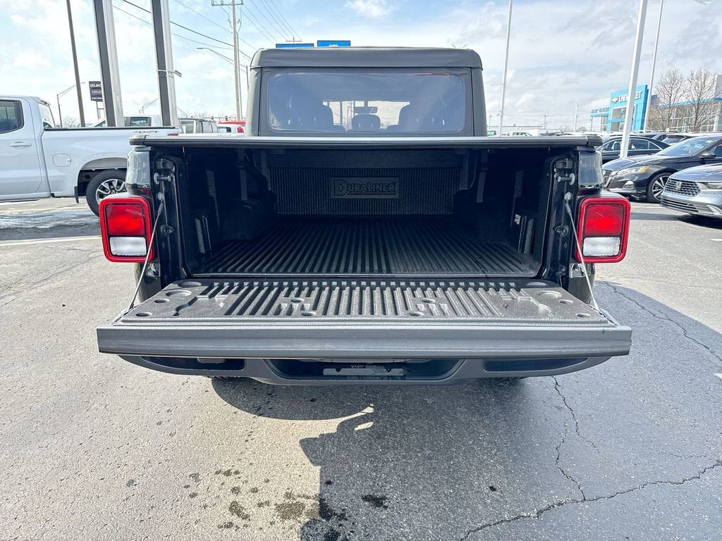 2022 Jeep Gladiator Overland