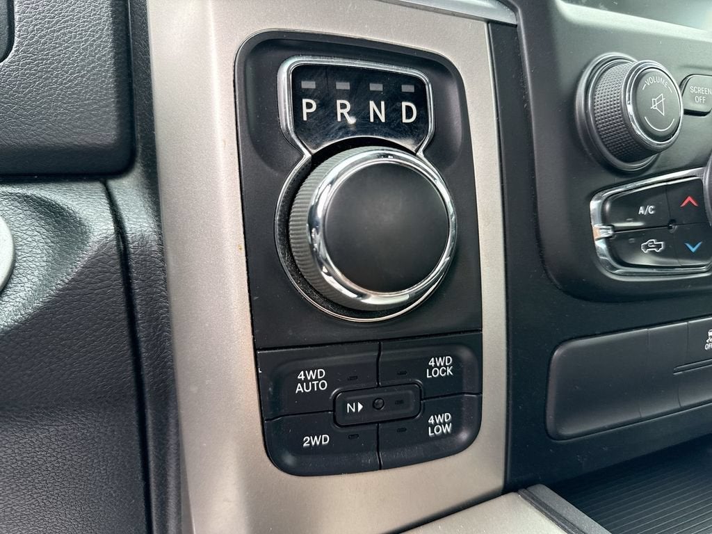 2017 RAM 1500 Big Horn Crew Cab 4x4 5'7" Box