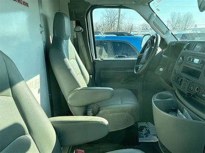 2022 Ford E-Series Cutaway E-350 SRW 138" WB