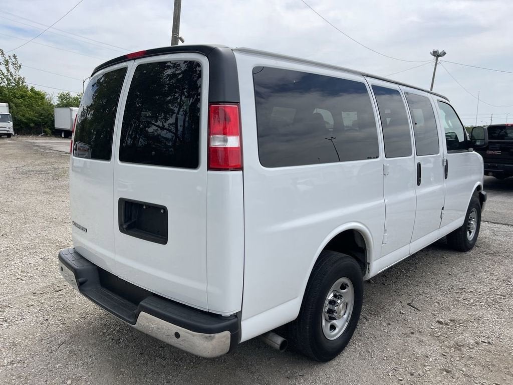 2022 Chevrolet Express Passenger 2500 1LT
