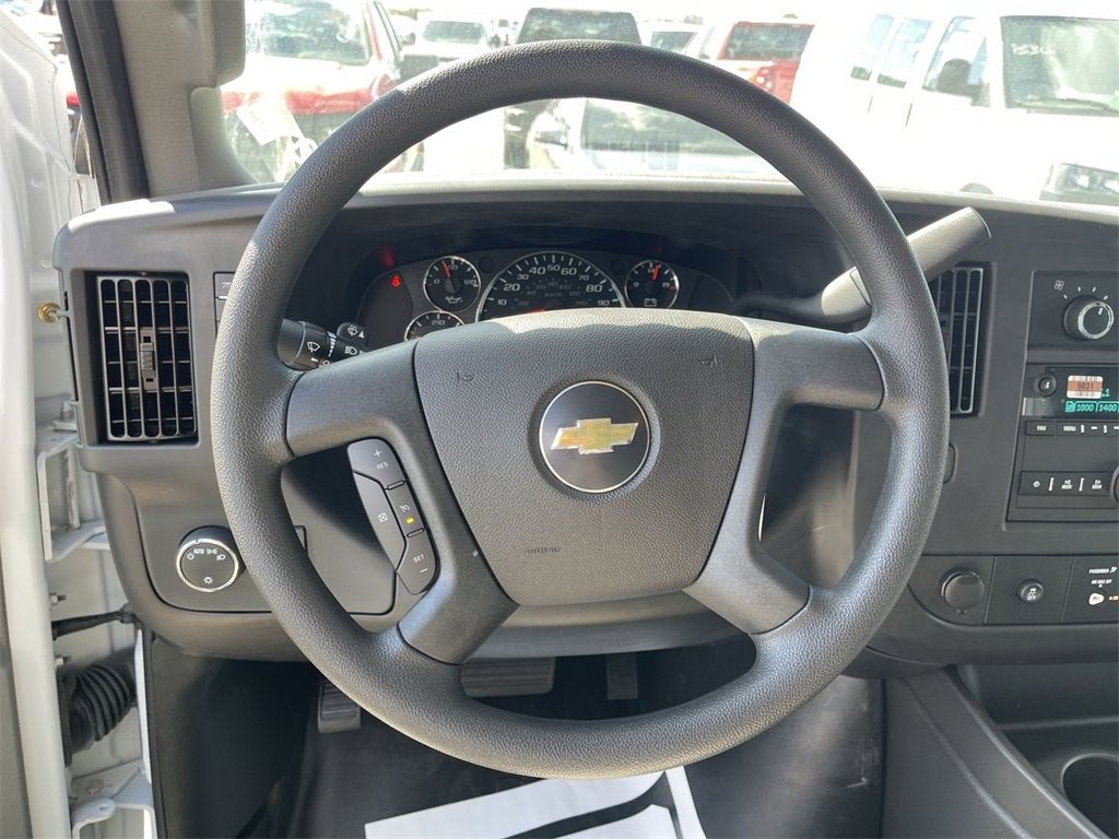 2025 Chevrolet Express Cutaway 3500 1WT