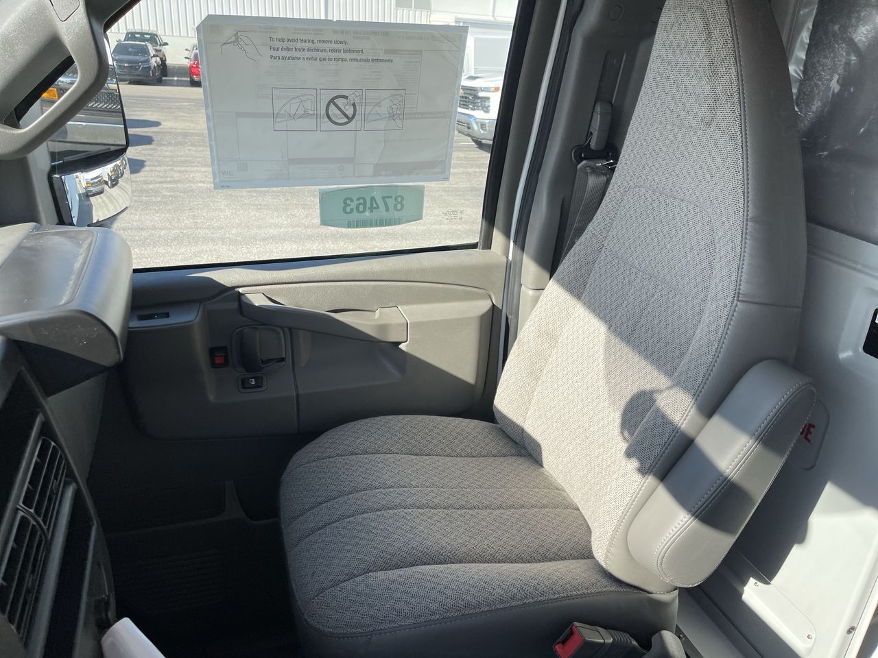 2025 Chevrolet Express Cutaway 3500 1WT