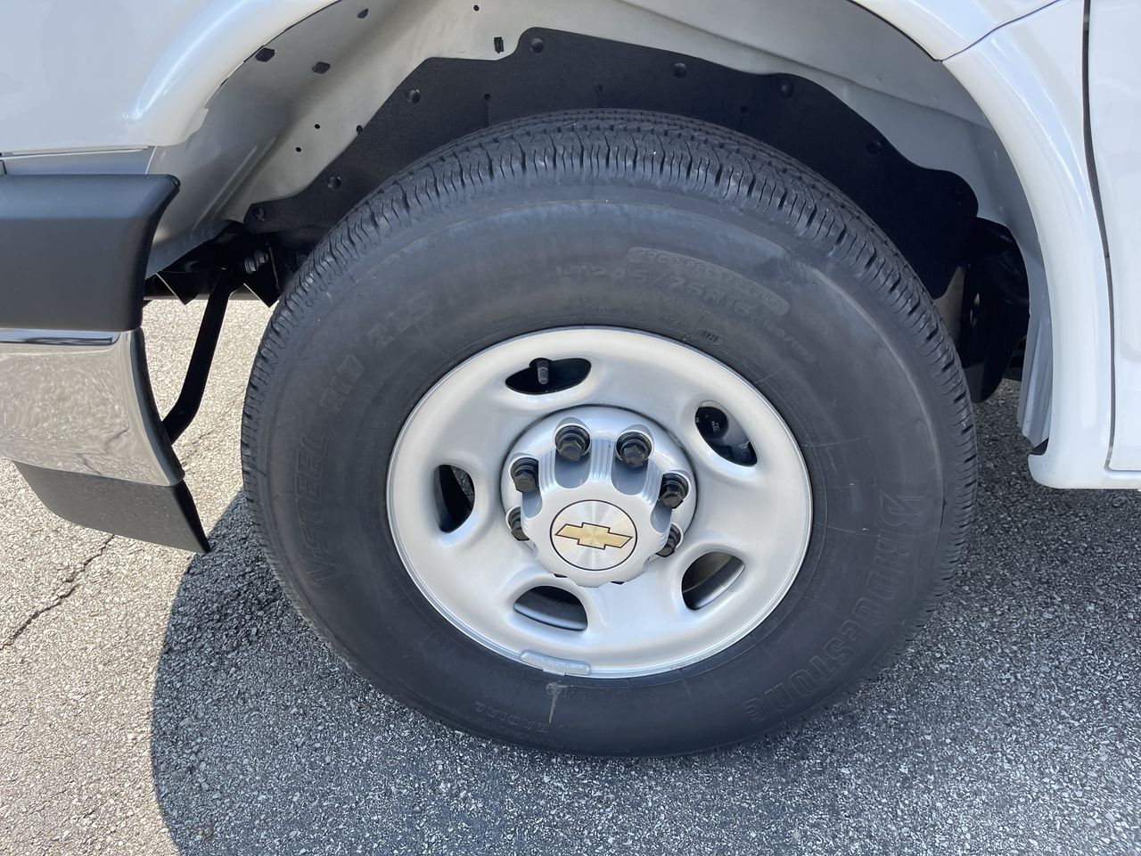 2025 Chevrolet Express Cutaway 3500 1WT