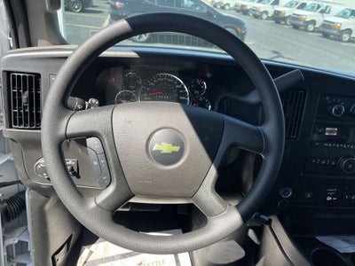 2025 Chevrolet Express Cutaway 3500 1WT