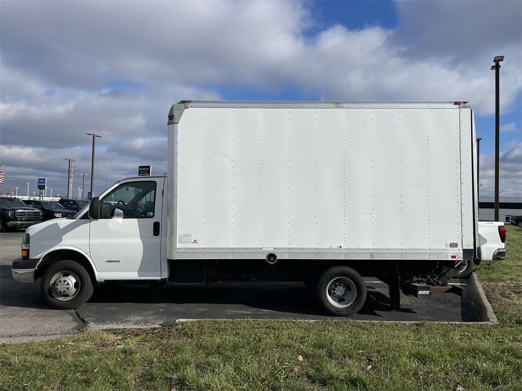 2014 Chevrolet Express Cutaway 4500 4500 Van 159