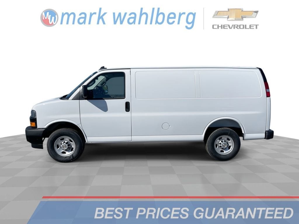 2025 Chevrolet Express Cargo WT