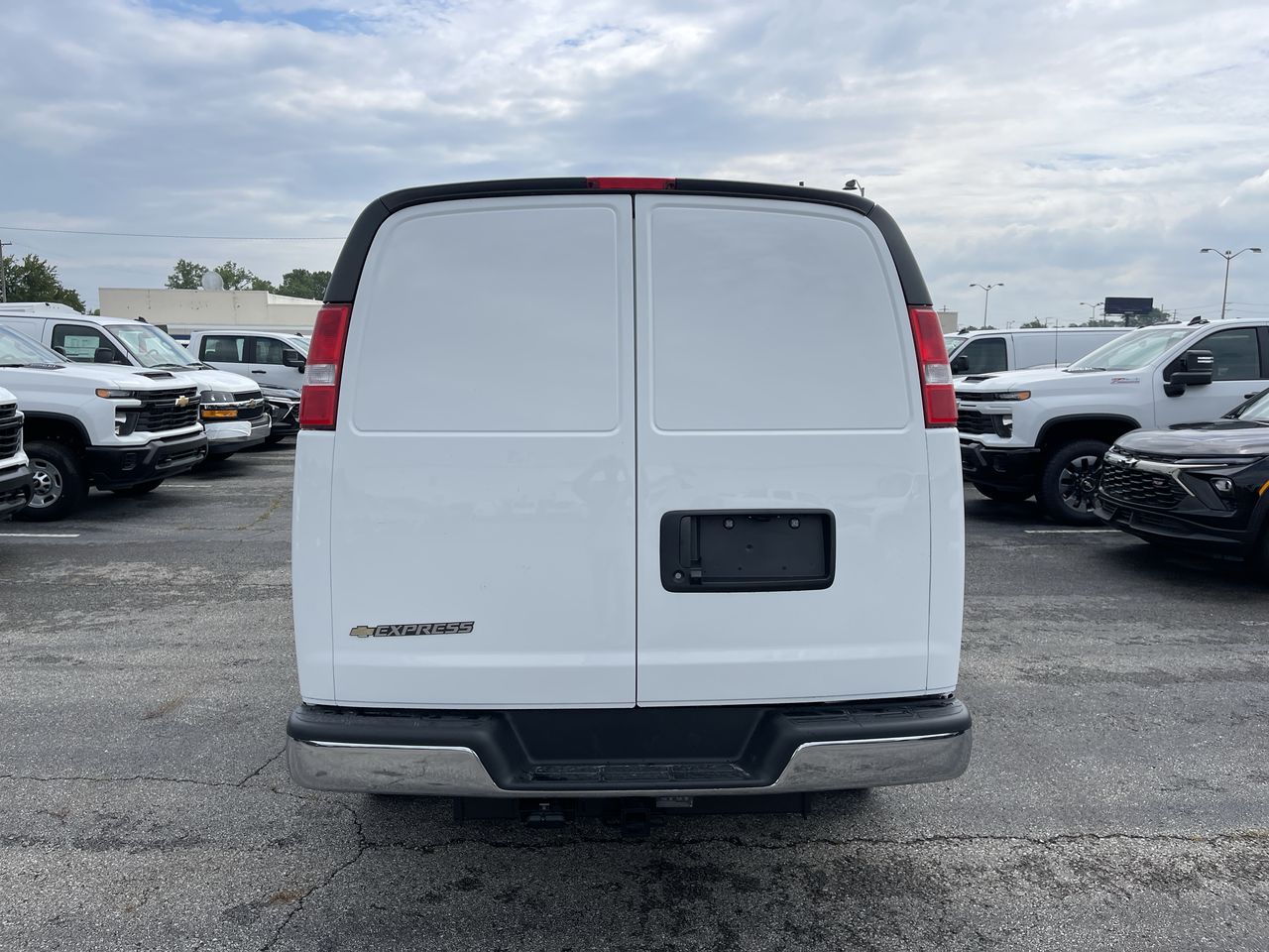 2025 Chevrolet Express Cargo WT